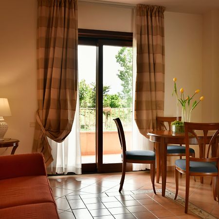 Minerva Resort Hotel Paestum Bagian luar foto