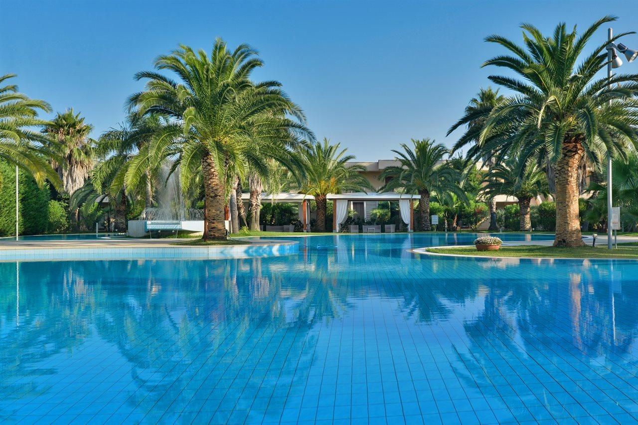 Minerva Resort Hotel Paestum Bagian luar foto