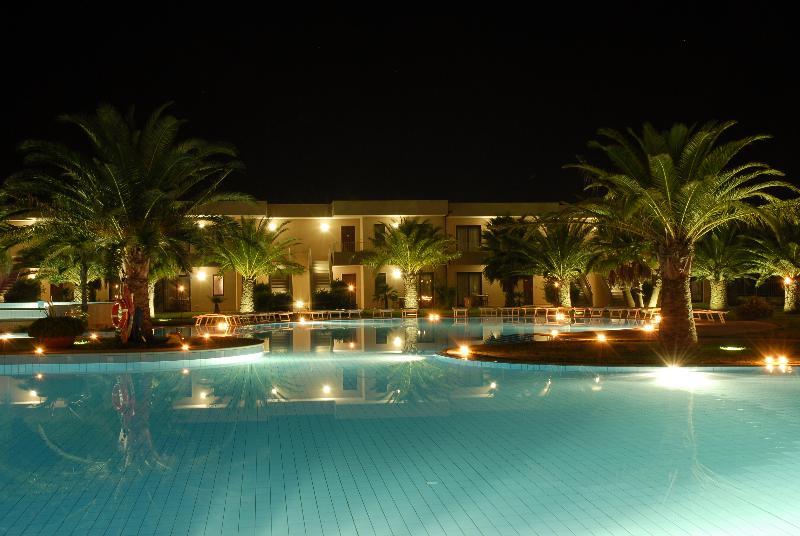 Minerva Resort Hotel Paestum Bagian luar foto