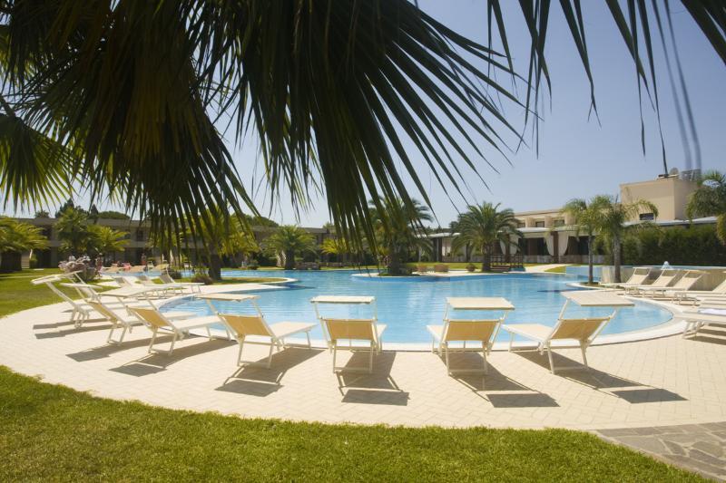 Minerva Resort Hotel Paestum Bagian luar foto