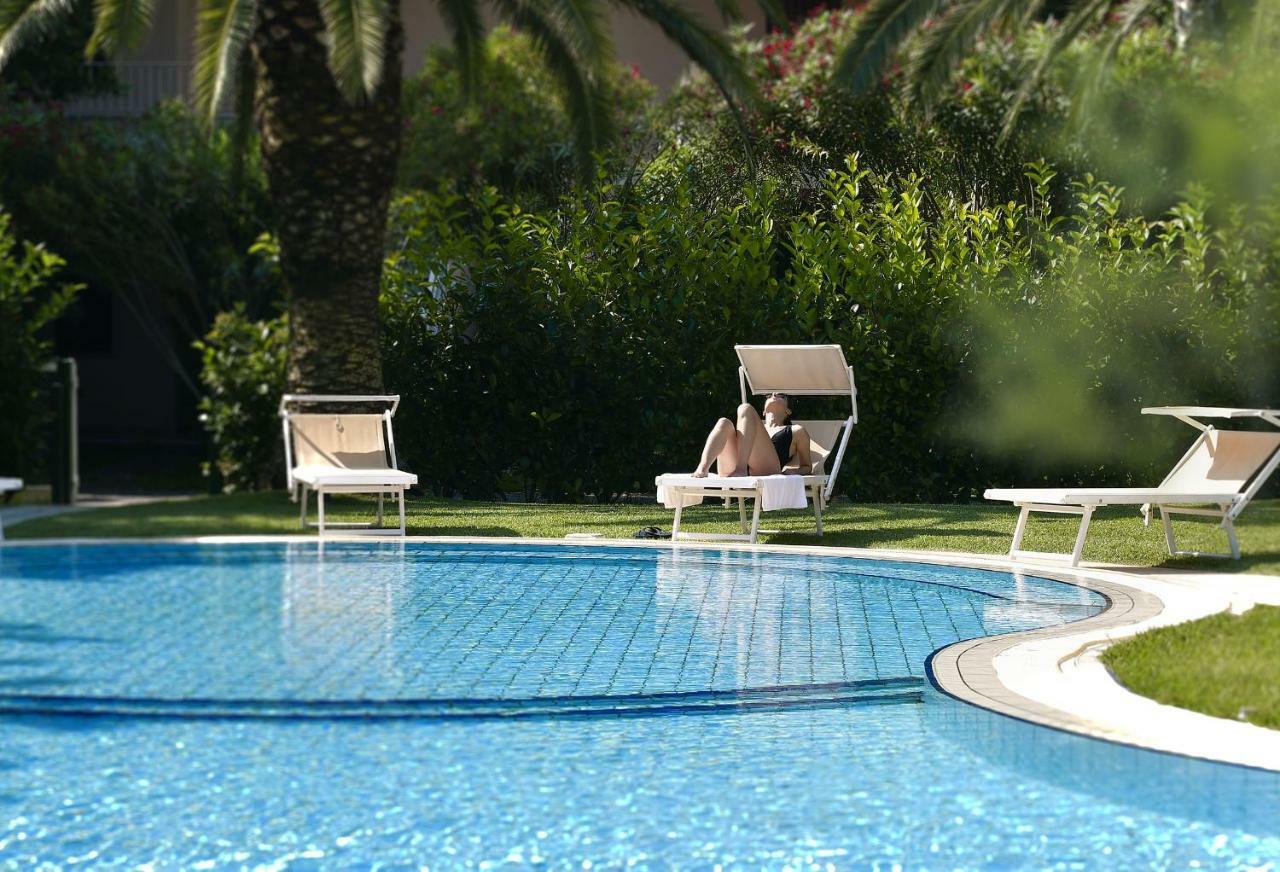 Minerva Resort Hotel Paestum Bagian luar foto